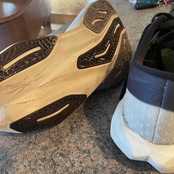 New Balance Rebel V4 - Picture 3 of 5